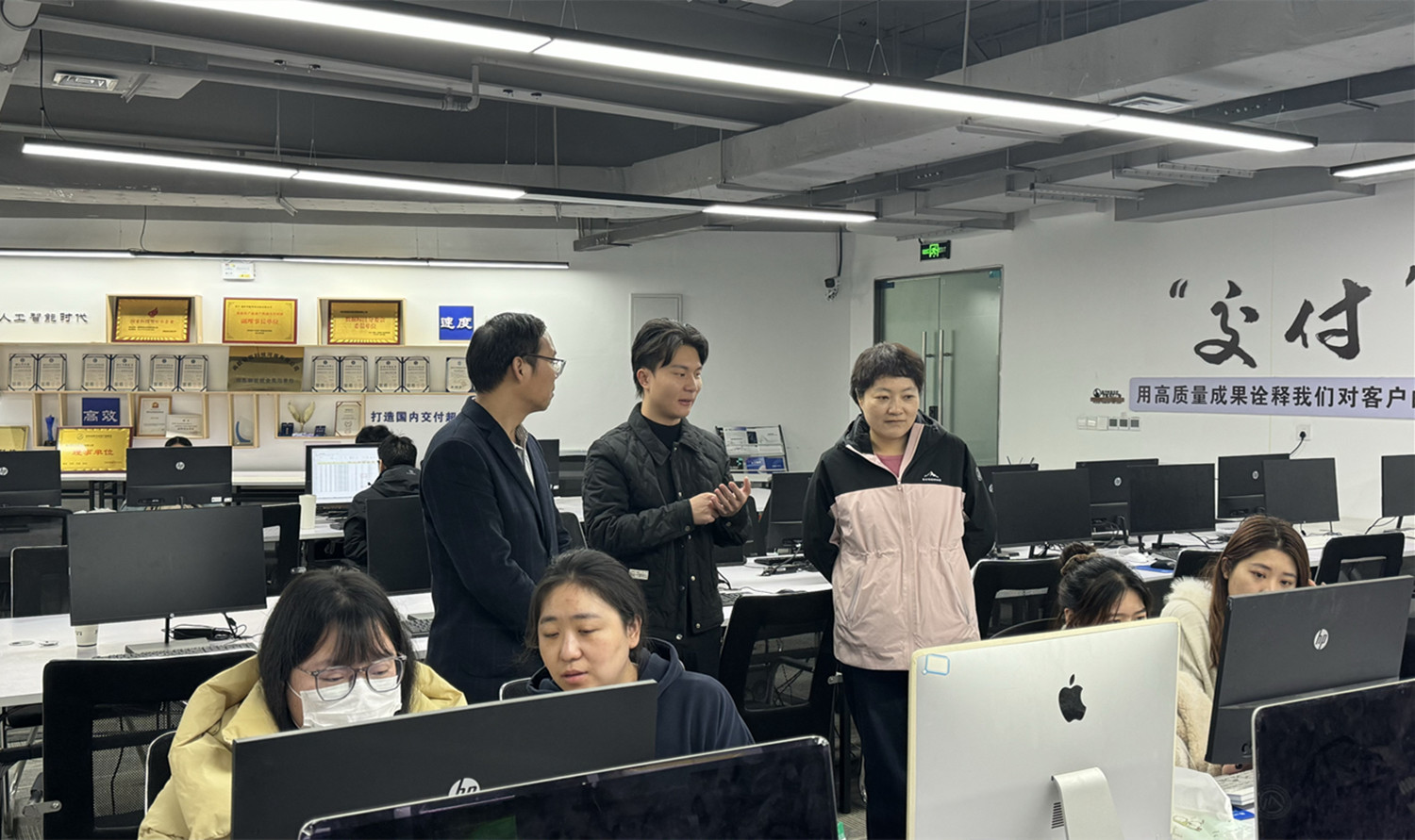 計算機與軟件工程學院深入開展訪企拓崗活動，助力數字內容制作服務行業人才培養